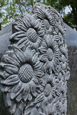 sunflowers-detail-weidner-memorials